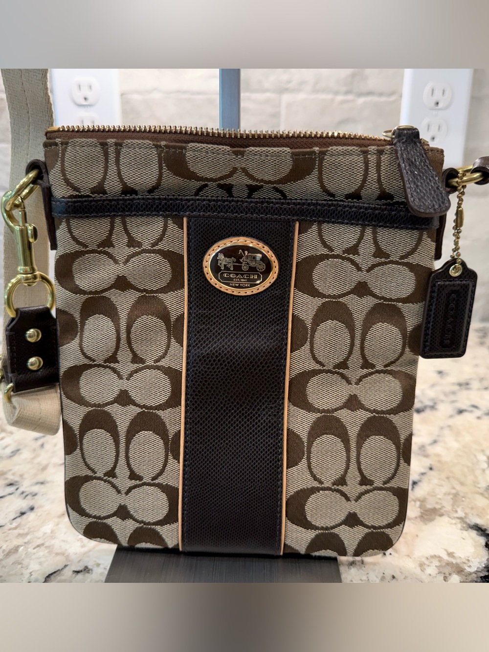 Coach EUC Signature Crossbody in Brown & Tan w/COA